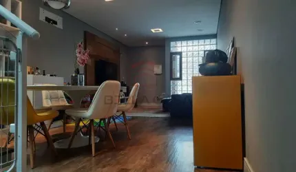 Casa a venda no Bairro do Tatuapé com 3 quartos e quintal com churrasqueira