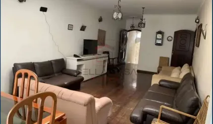 Casa com 3 Quartos e 1 banheiro à Venda, 210 m² por R$ 1.250.000