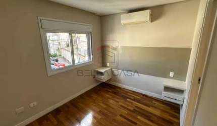Casa  de Vila Fechada na Vila Mariana, 120 m2, 03 quartos sendo duas suítes e 02 vagas