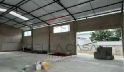 Galpão Novo, com área interna e externa livre, pé direto de 6mts.