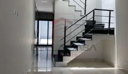 Sobrados Novos a venda - 3 dormitórios - 2 suites - 2 vagas - Quintal