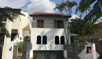 Sobrado alto padrão com 3 dormitórios, piscina e churrasqueira no Jardim Avelino