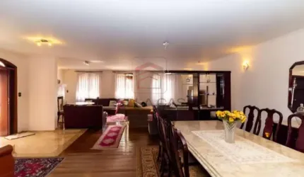 Casa a venda no Jardim Avelino com 400 m², 4 dormitórios e 5 vagas.