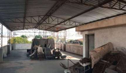 Prédio comercial de 496 m² com 2 entradas