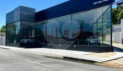 Prédio inteiro à venda ou para locação em Mangabeiras - AL