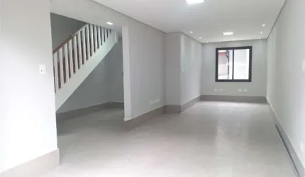 Sobrado com 3 quartos para locação em Água Fria - SP