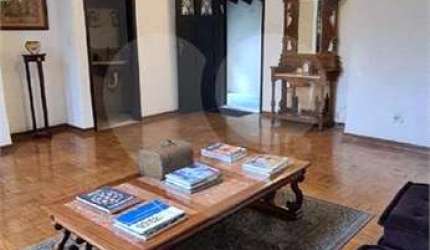 Sobrado com 4 quartos à venda em Pacaembu - SP