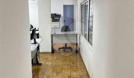 Apartamento com 2 quartos à venda ou para locação em Cerqueira César - SP