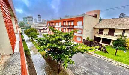 Apartamento reformado com 02 dormitórios a poucos metros do mar em Tramandaí/RS