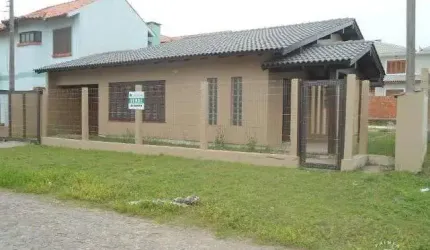 Casa  3 Dormitórios - Bairro Zona Nova