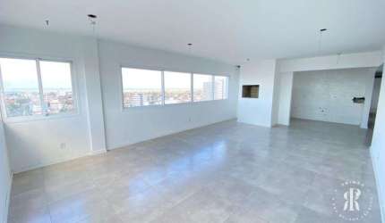 Apartamento enorme, com 3 Dormitórios bem no coração do centro de Tramandaí/RS.