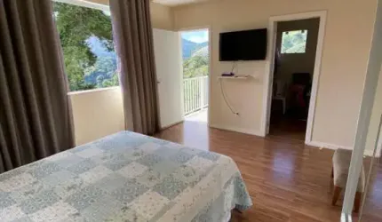 Casa para Venda em Teresópolis, Tijuca, 3 dormitórios, 1 suíte, 2 banheiros, 3 vagas
