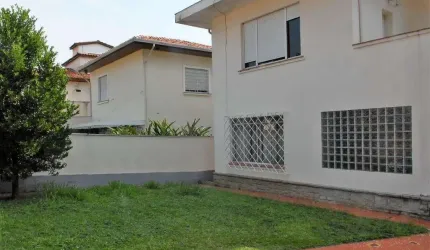 Casa 700m2 , cinco dormitórios, 2 suítes, 10 vagas de garagem