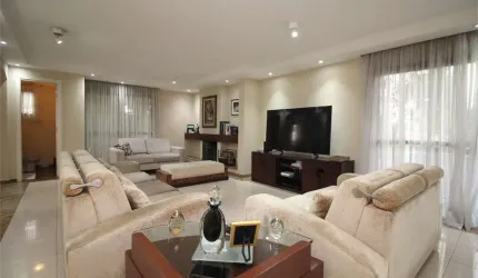 Duplex com 4 dormitórios e 3 vagas em rua tranquila de Mirandópolis