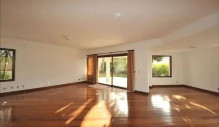Casa Em Condonimio Fechado com 4 Suites Pronta Para Morar