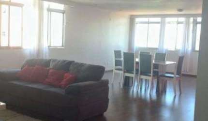 Apartamento ensolarado e arejado com 220m² úteis!
