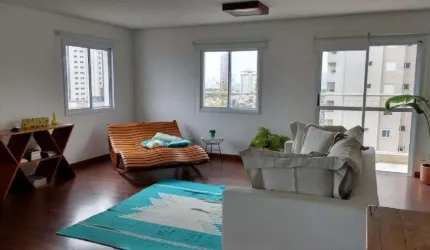 Oportunidade! Apartamento Duplex, muito iluminado, em excelente estado.