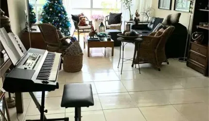 Apartamento, 3 quartos sendo 1 suíte! Com varanda!