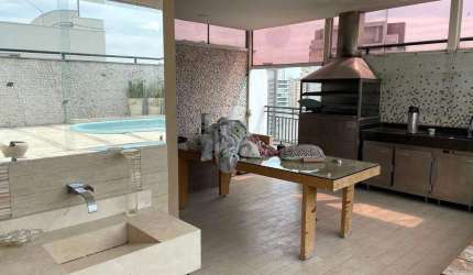 Cobertura com piscina e churrasqueira!