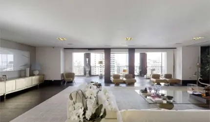 LInda Cobertura TRIPLEX à venda com 565 mts quadrados no coração da Vila Nova Conceicao