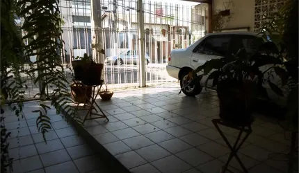 SOBRADO COM 3 VAGAS DE GARAGEM  E EDICULA