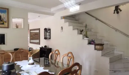 Casa de vila a venda em Perdizes