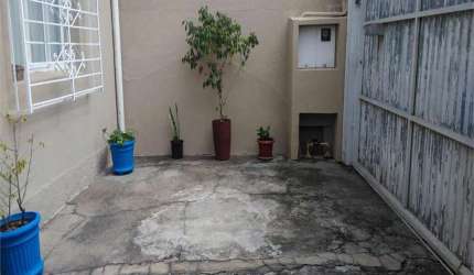 vende casa na vila nova Conceção