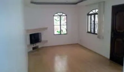 Casa residencial à venda de 180 m² no Morumbi de 3 quartos sendo 1 suite e 1 vaga.