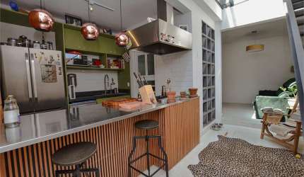 Casa a venda Perdizes  2 dormitórios, suíte, 2 salas, 2 vagas, Churrasqueira, Ofurô, 162m2 Reformada