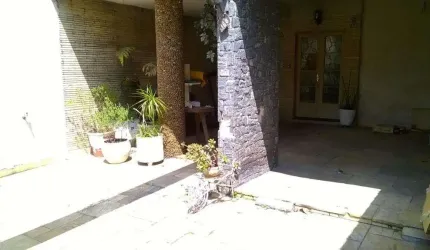 Sobrado em Moema com 180 m²  4 dorms, 3 suítes, 4 vagas ,  próximo ao Shopping.