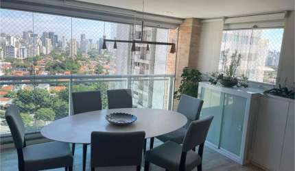 Apartamento com 3 dormitórios na Vila Olímpia - Venda