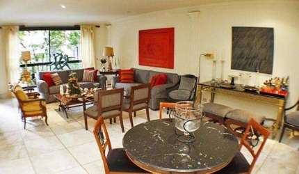 Belíssimo apartamento, com 4 amplas suítes, acabamento impecável