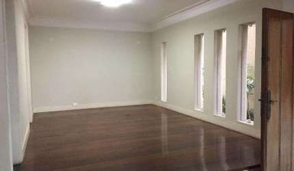 Casa comercial, com elevador