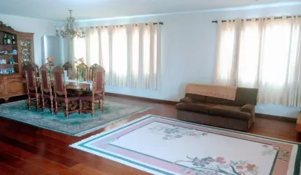 Excelente apartamento de 310m², 2 vagas soltas com vista para o Parque da Aclimação