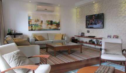 Apartamento à venda de 228 m²  em Moema  com 4 dormitórios sendo 3 suites e 4 vagas.
