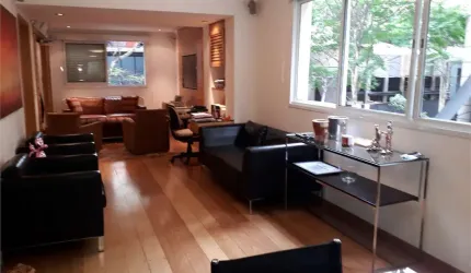 Apartamento à venda de 77 m² no Jardim Europa de 2 quartos sendo 1 suite e 1 vaga.