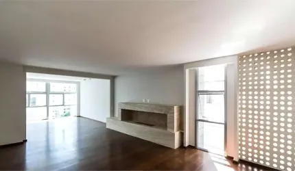 Apartamento com suítes a poucos passos da praça Buenos Aires