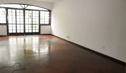 Casa à venda com piscina no Campo Belo