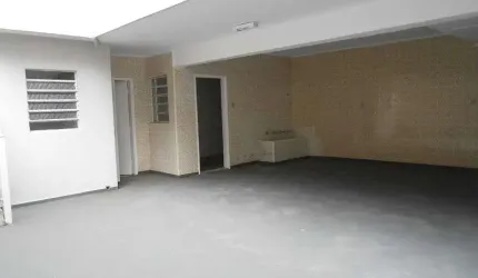 Casa a venda/ locação na vila romana.