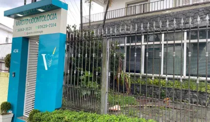 Casa com consultorio odontologico tyotalmente montado