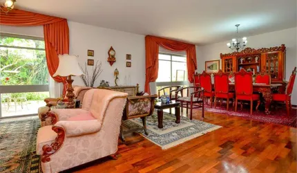 Ótima casa térrea no Brooklin, 5 dormitórios, 4 vagas, piscina, área residencial!
