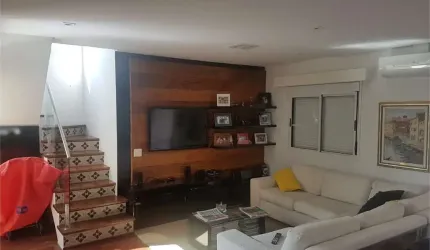 Cobertura Duplex à venda de 150 m² em Perdizes com 3 quartos sendo 1 suite e 2 vagas.