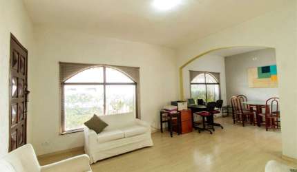 CASA TÉRREA EM EXCELENTE LOCALIZAÇÃO NO BROOKLIN