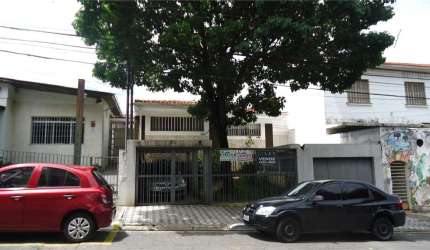 Casa no Campo Belo com 3 dormitórios