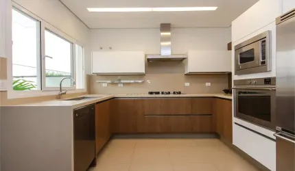 Casa em condomínio fechado!!! Campo Belo