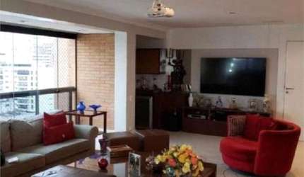 Apartamento à venda na Vila Mariana um por andar com Segurança 24h Agende uma visita!!
