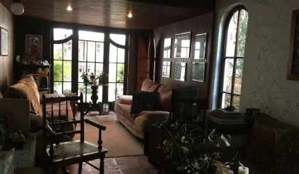 Sobrado de 165 m2 na Vila Olímpia, 1 suite, 2 quartos, salas e 4 vagas, com 250m² de terreno