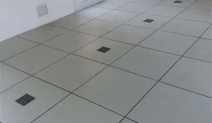 Sala comercial com 60 metros, para locação ou venda, ao lado da Estação Vergueiro do Metrô.
