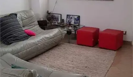 Sobrado de Vila, com 3 dormitórios e 2 vagas de garagem. Região privilegiada da Vila Mariana!!!