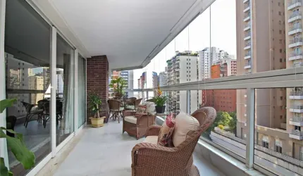 Apartamento com varanda e lazer no Paraíso